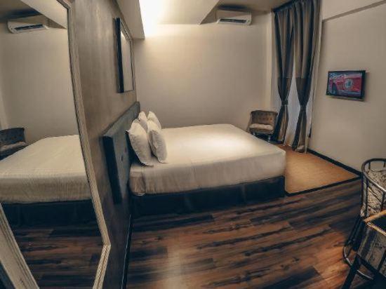 Premium King Room